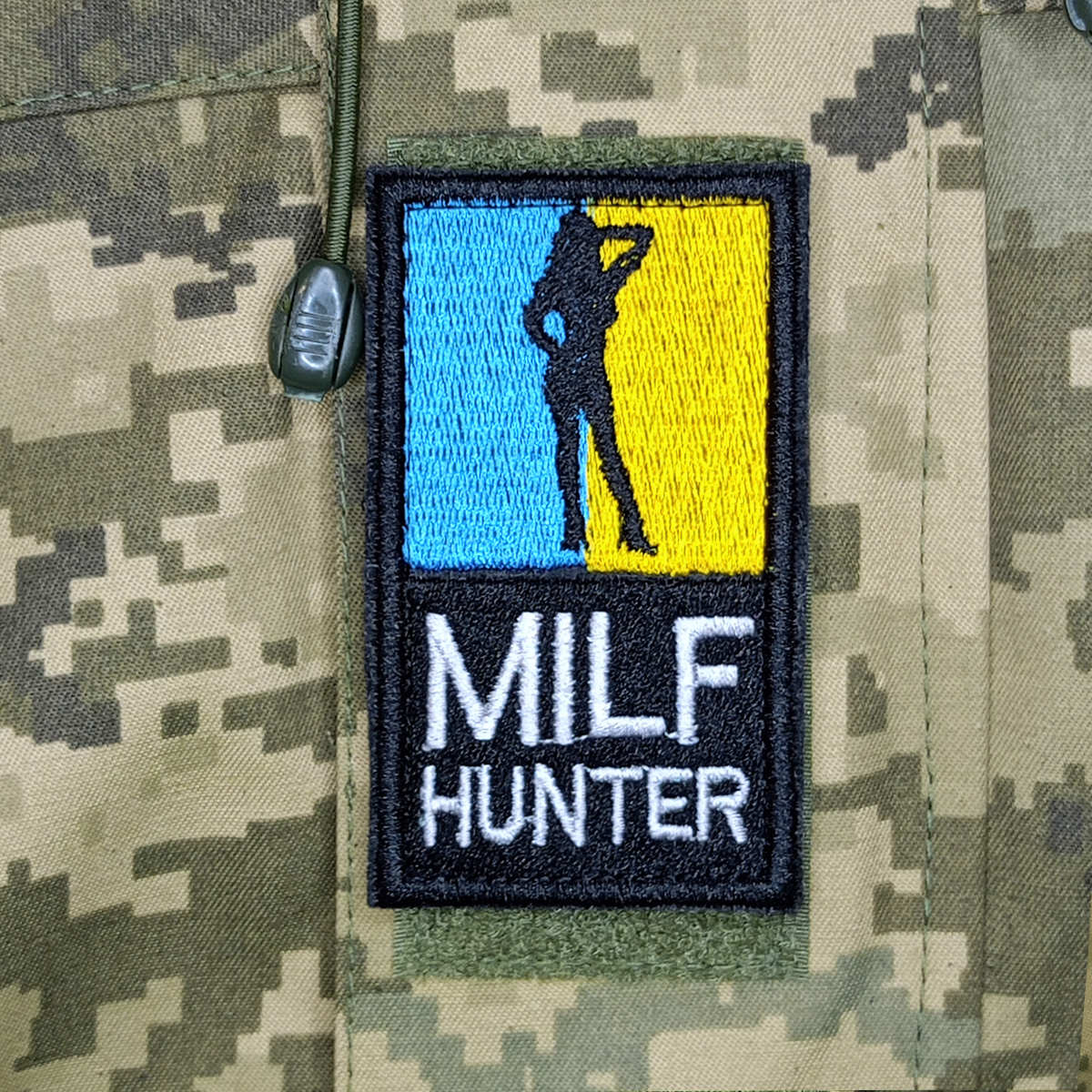 Патч нашивка Milf Hunter (Милф Хантер) 50х90мм на клеевой основе