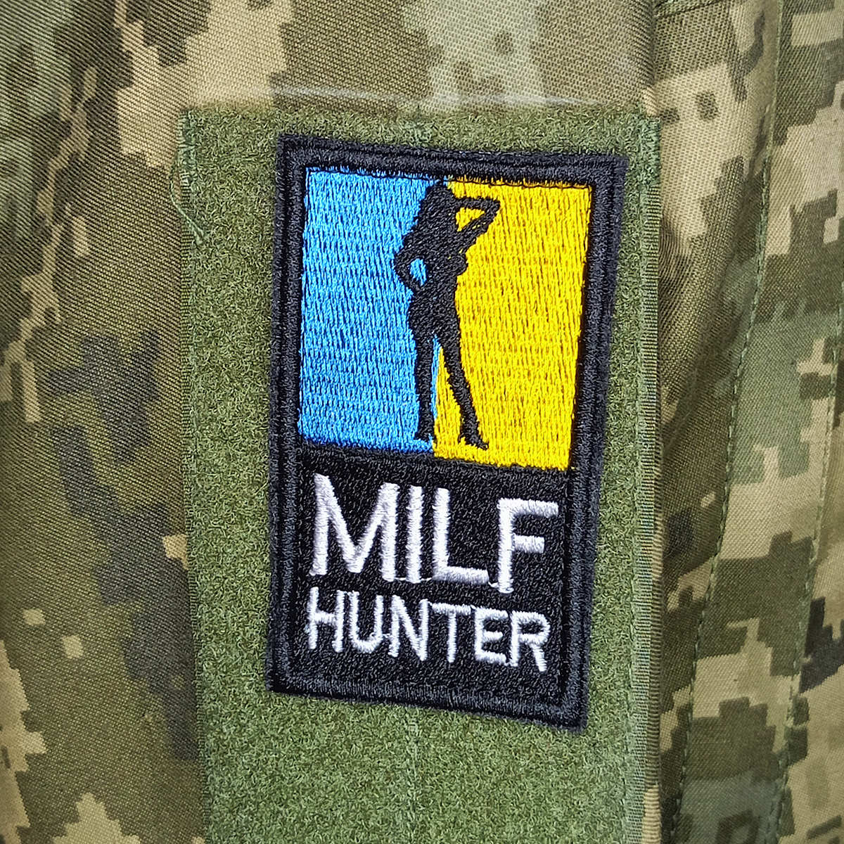 Патч нашивка Milf Hunter (Милф Хантер) 50х90мм на клеевой основе